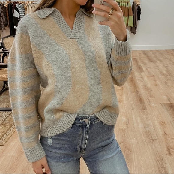 ACOA Boutique Tan Gray Swirl Collar Pullover Womens Sweater Small - Picture 1 of 5